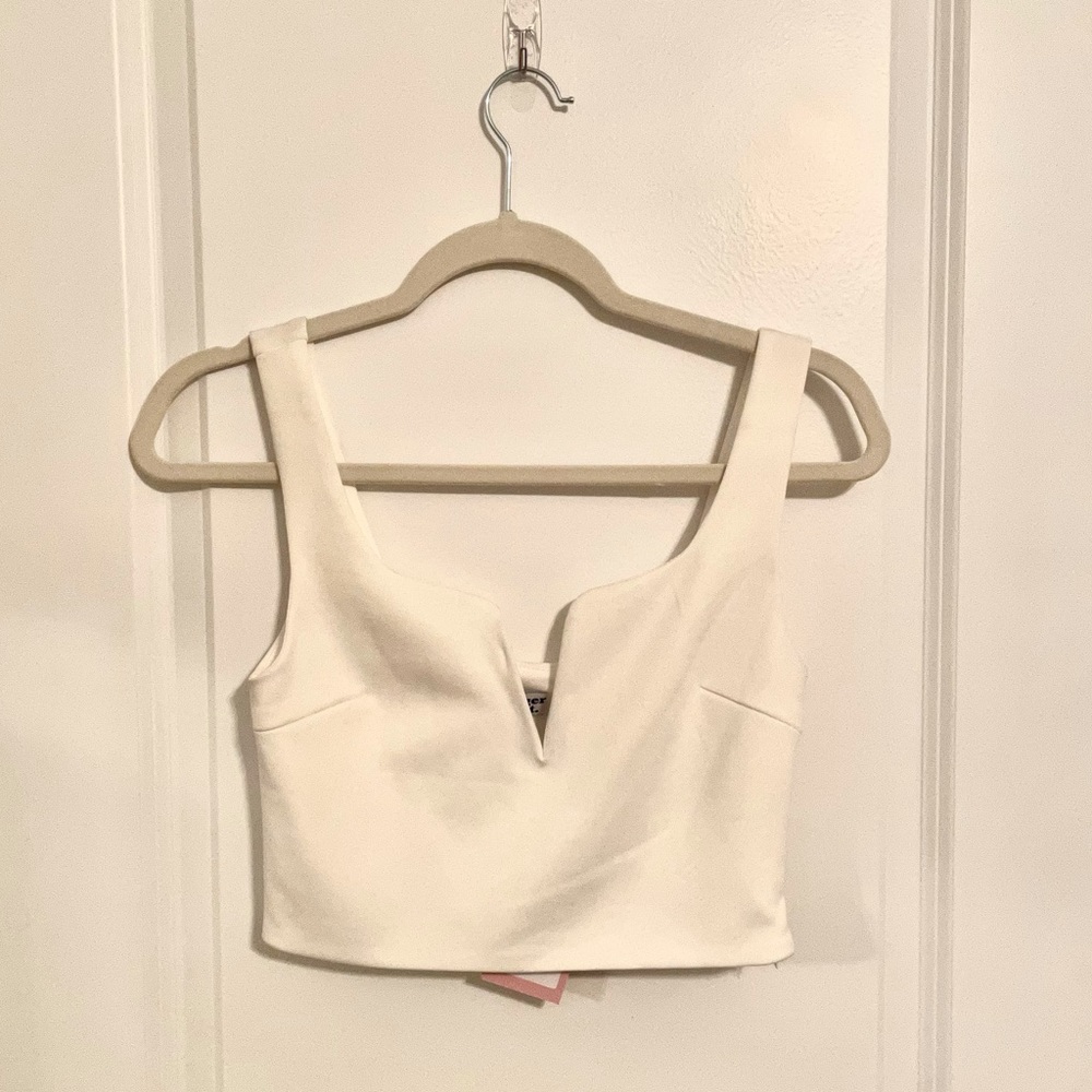 Tiger Must Leah Top White - Size AUS MEDIUM